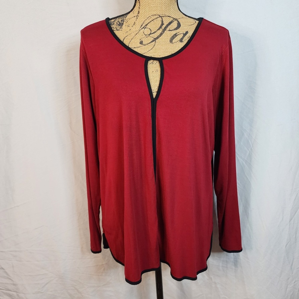 CABLE & GAUGE Size 1X Red & Black Viscose Stretch Keyhole Long Sleeve Tunic Top